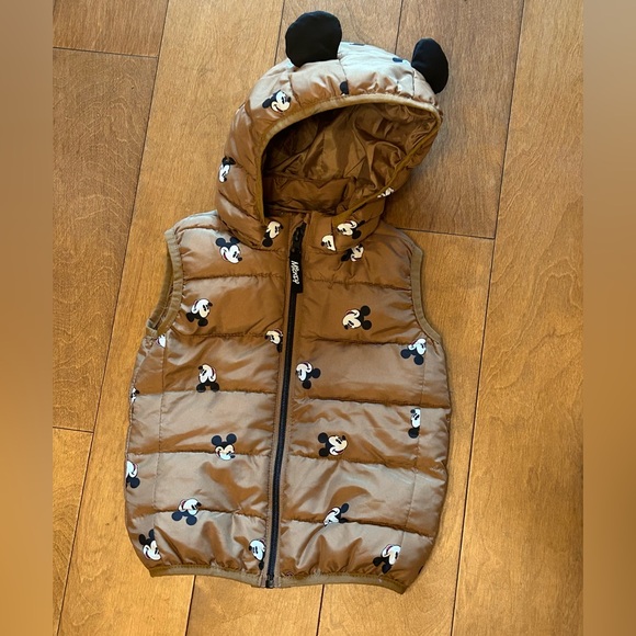 Pair of kids vests size 18months ish - Picture 2 of 7